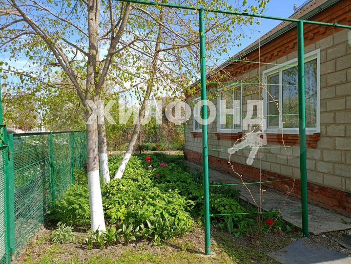 Дом 213 м² на участке 15 сот.