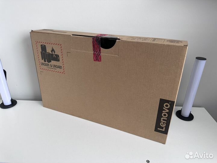 Абсолютно новый ноутбук Lenovo V15