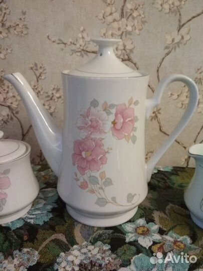 Чайно-кофейный сервиз. Нежно-розовые пионовые розы