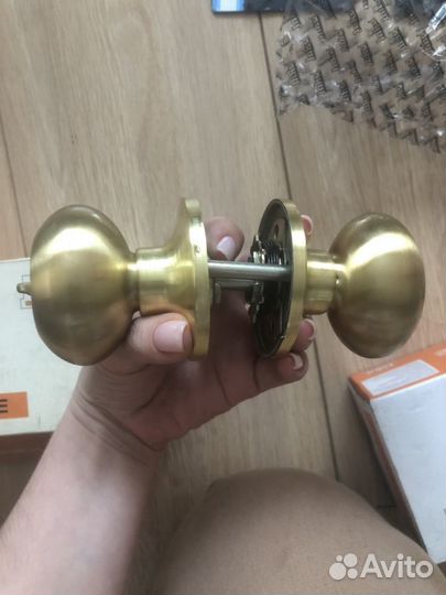 Дверная ручка