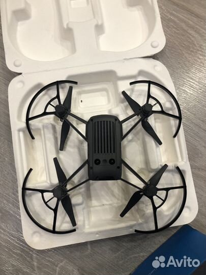 Квадрокоптер с камерой и пультом Dji tello