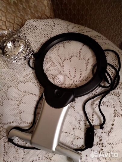 Лупа на штативе с подсветкой для рукоделия