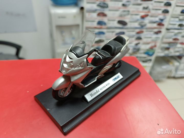 Honda Silver Wing 1:18 Welly