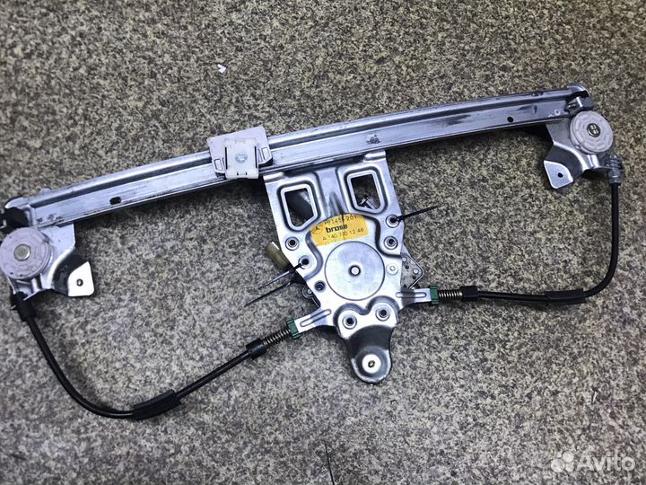 Мерседес 140 стеклоподъемник зад правый