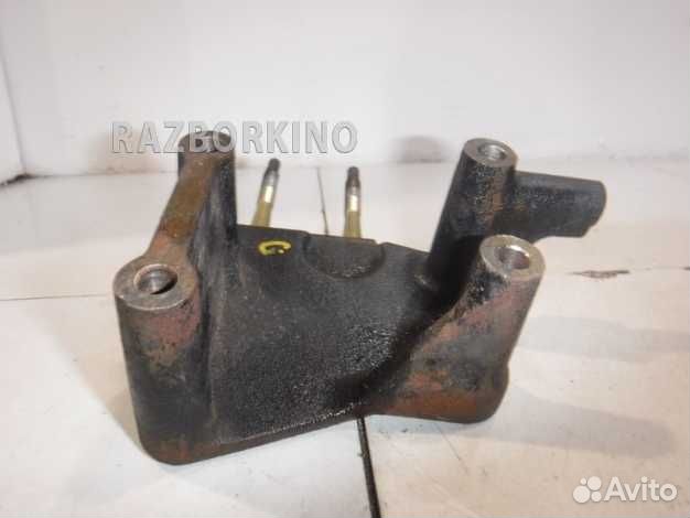 Кронштейн двигателя