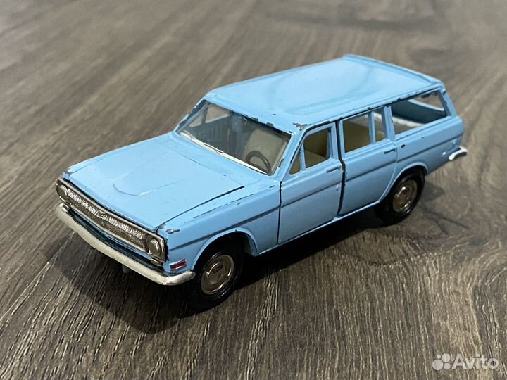 Модель автомобиля волга газ 2402 1:43 СССР