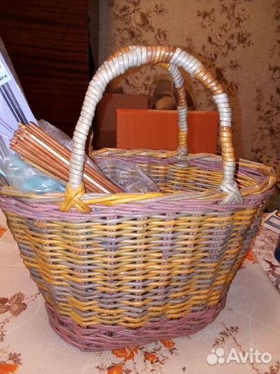 Корзинка ручной работы из бумажной лозы