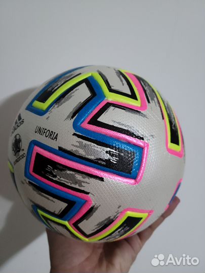 Футбольный мяч adidas uniforia euro 2020