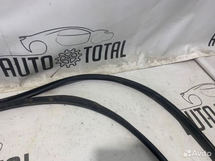 Резинка уплотнительная крыши Renault Logan K7J710