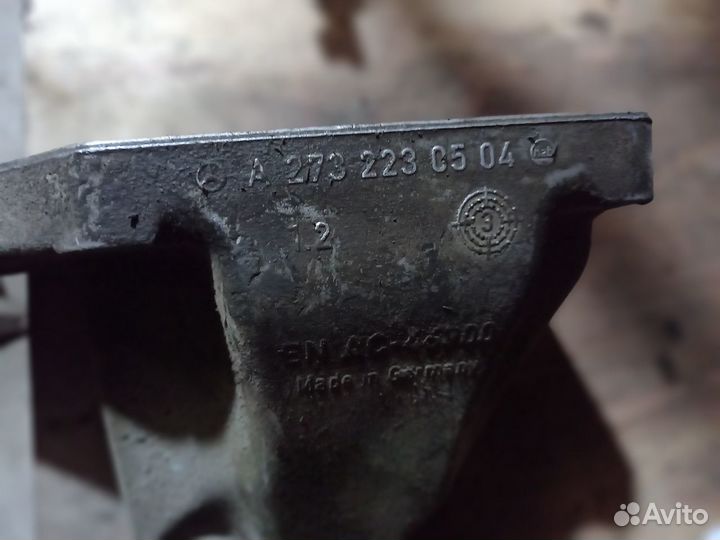 Кронштейн двигателя Mercedes