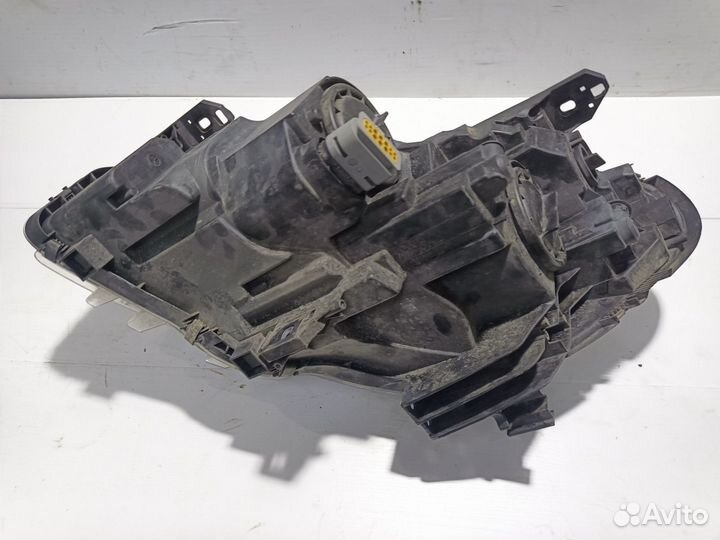 Фара правая Mercedes-Benz B-Class