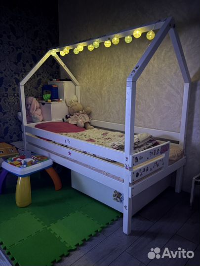 Кровать домик