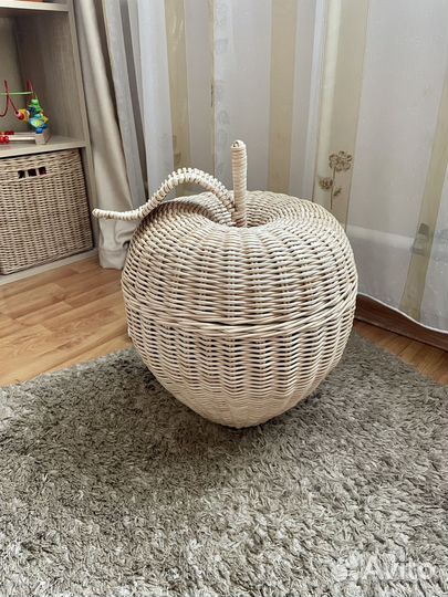 Корзина плетеная - яблоко