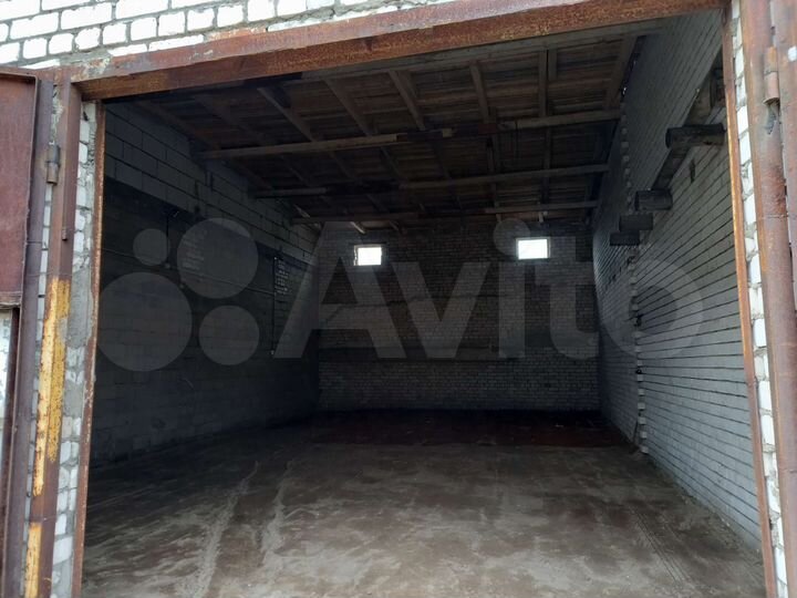 Гараж, > 30 м²