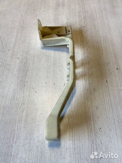 Кронштейн ручки передний Peugeot 308