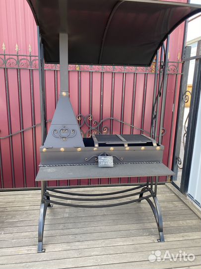 Кованый мангал с крышей