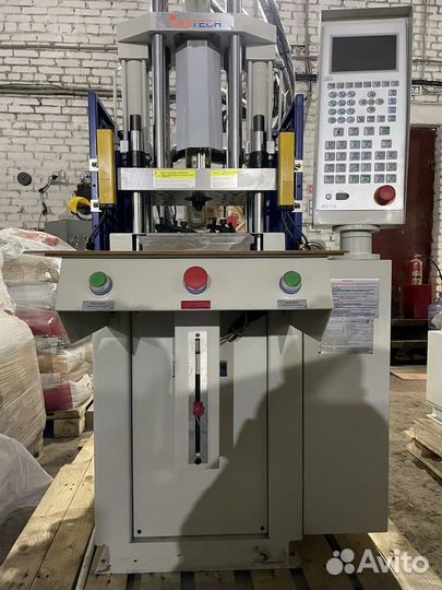 Вертикальный термопластавтомат тпа