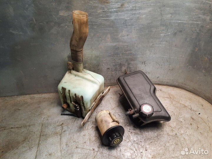 Scorpio 94-98 Бачок гидроусилителя омывателя