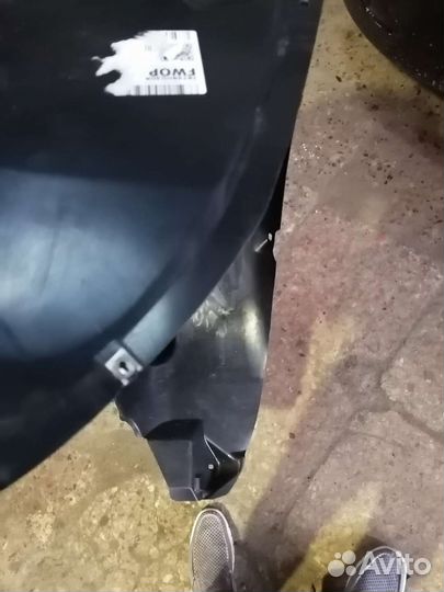 Подкрылок правый на автомобиль Рено Флюенс 2013