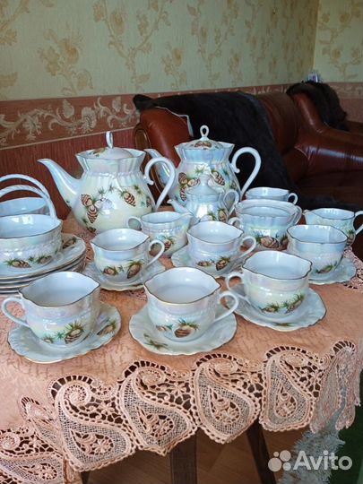 Фарфоровый чайный сервиз 