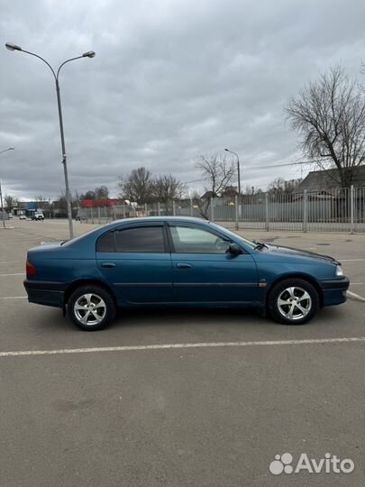 Toyota Avensis 1.8 МТ, 1998, 301 000 км