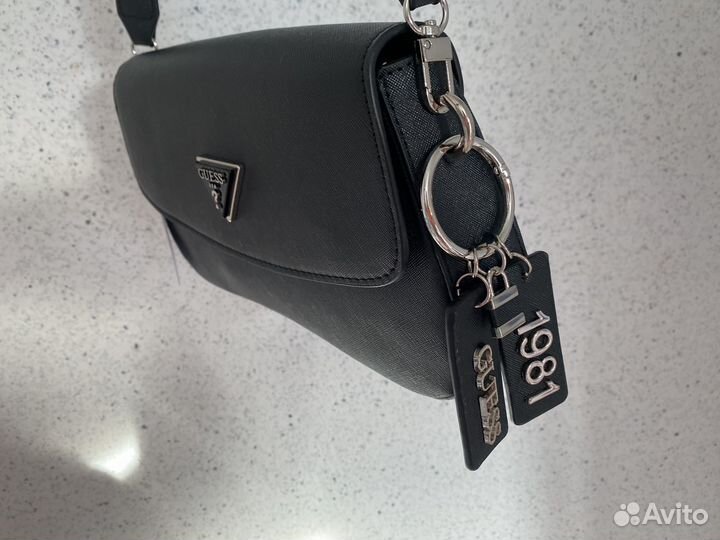 Сумочка guess новая