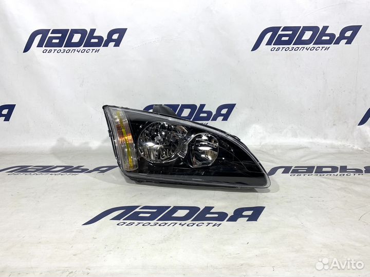 Фара Ford Focus 2(05-08) правая черная