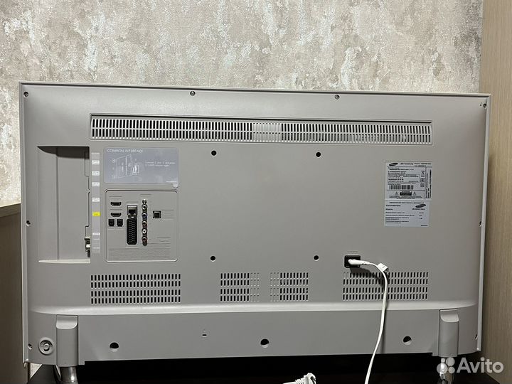 Телевизор на запчасти samsung