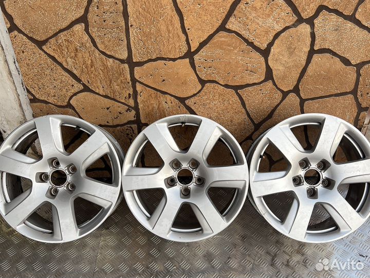 Диск литой R17 Audi 4G0601025BK