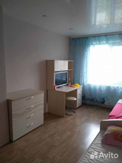 Стол с надстройкой