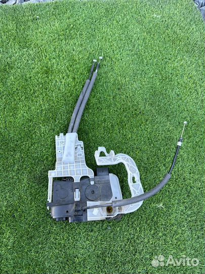 Замок передний левый hyundai ix35