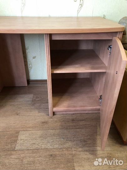 Письменный стол