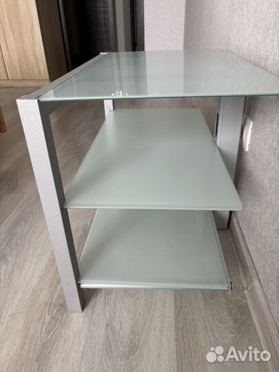 Столик под тв