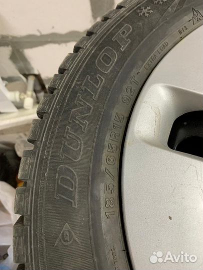 Dunlop SP Winter Ice 02 185/65 R15 92T