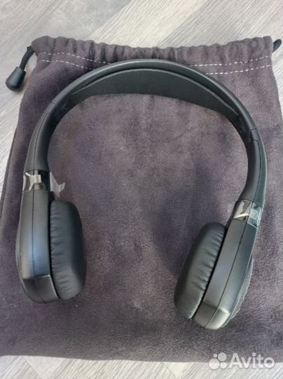 Беспроводные наушники Range Rover