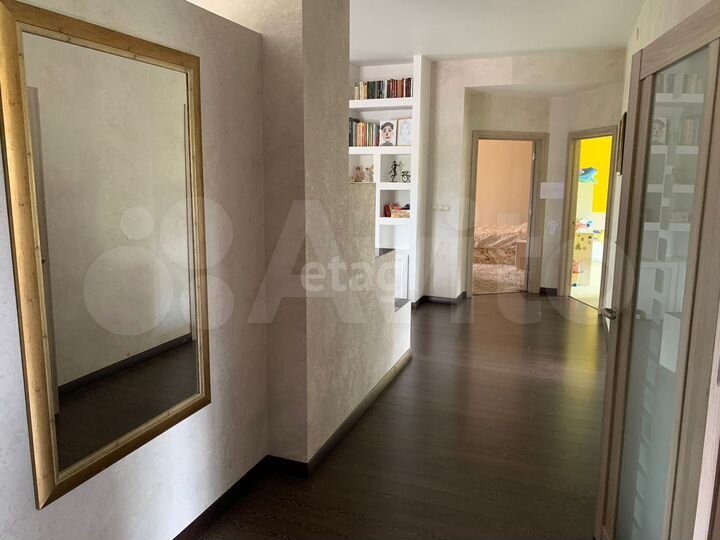 Дом 300 м² на участке 4 сот.