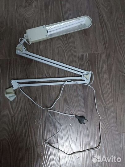 Лампа настольная продается