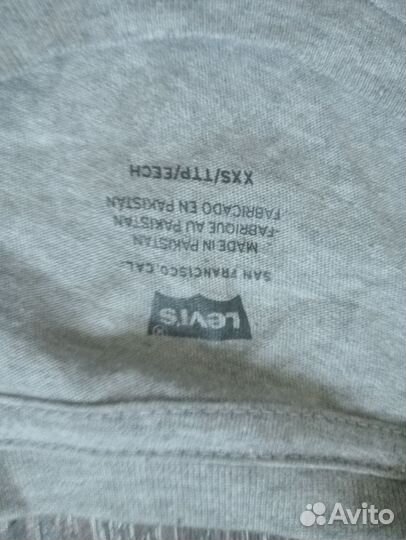 Футболка Levi's