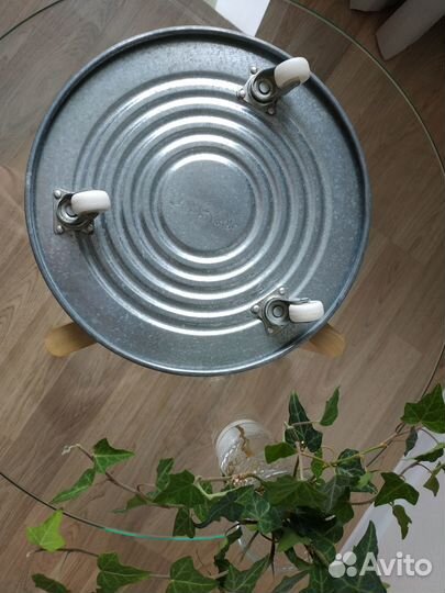 Подставка для цветов на колесах Соккер IKEA, 31 см