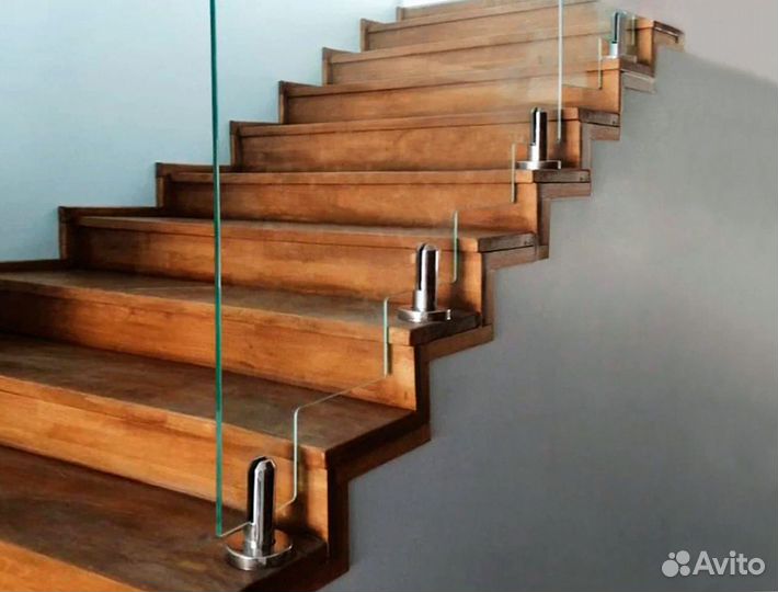 Стеклянные ограждения лестницы под ключ