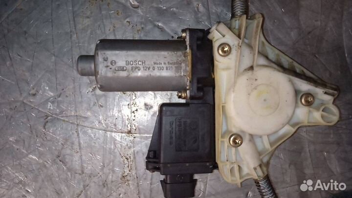 Стеклоподъемник передний левый Mitsubishi Carisma