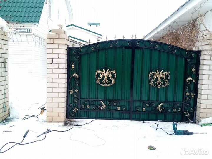 Кованые ворота с калиткой