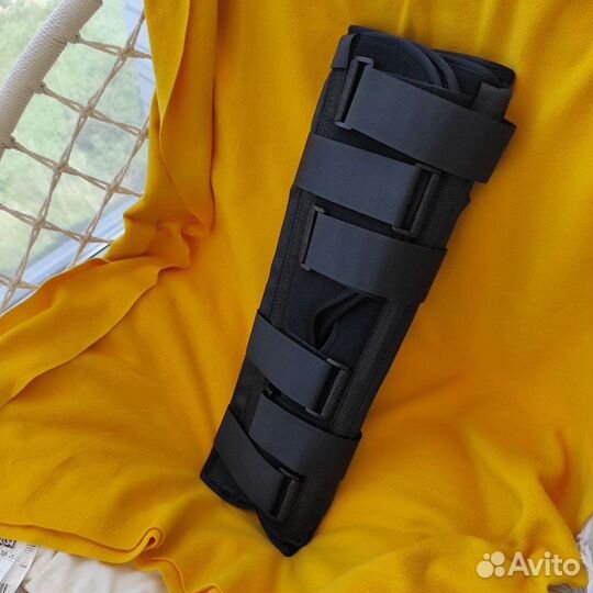 Тутор на коленный сустав