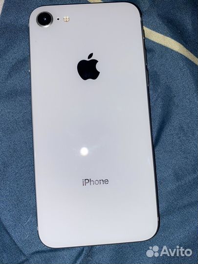 Телефон iPhone 8 64 gb
