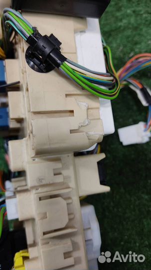 Блок предохранителей салонный Suzuki Swift 2008