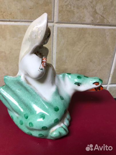 Фарфоровая статуэтка «Царевна на змее»