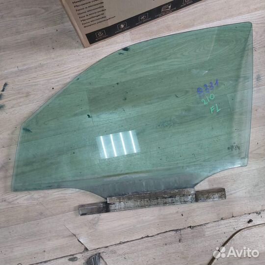 Мерседес 210 стекло двери переднее левое