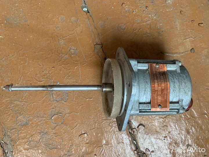 Двигатель электромотор синхронный электрический