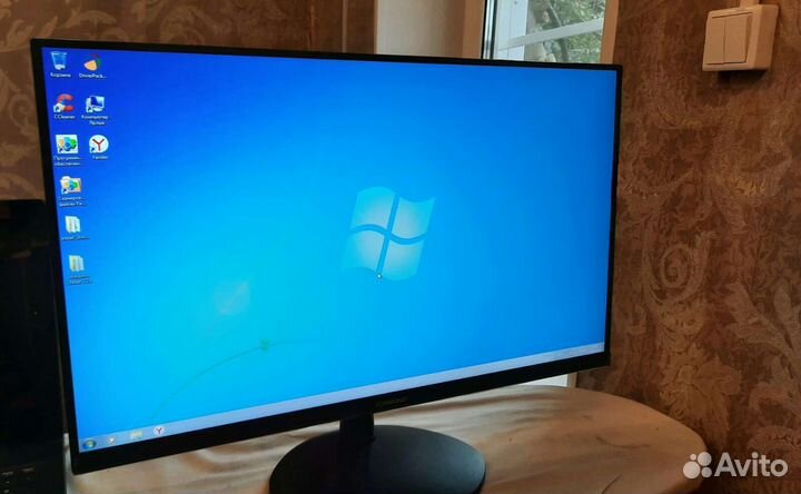 Современный тонкий игровой монитор 24 дюйма