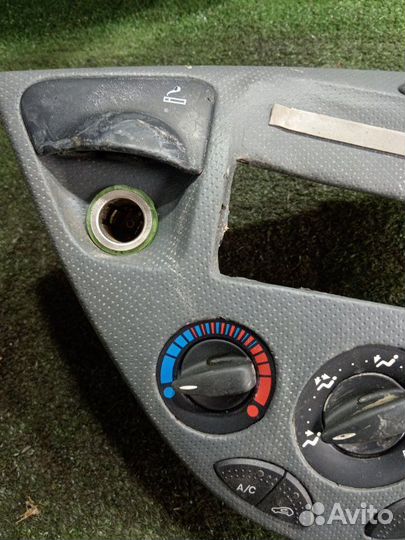 Блок управления климат-контролем Ford Focus split